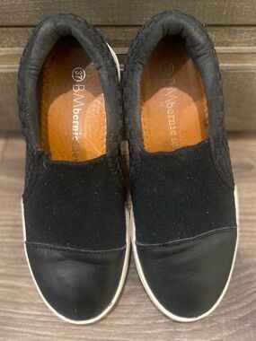 “Bernie Mev” Black Slip-On Casual Shoes/Sneakers. Size: 7